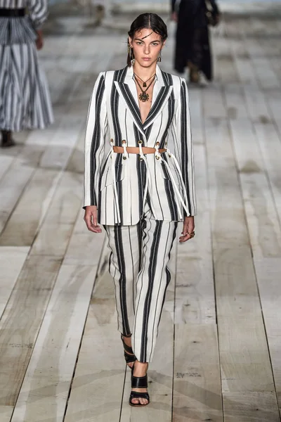 Look 21